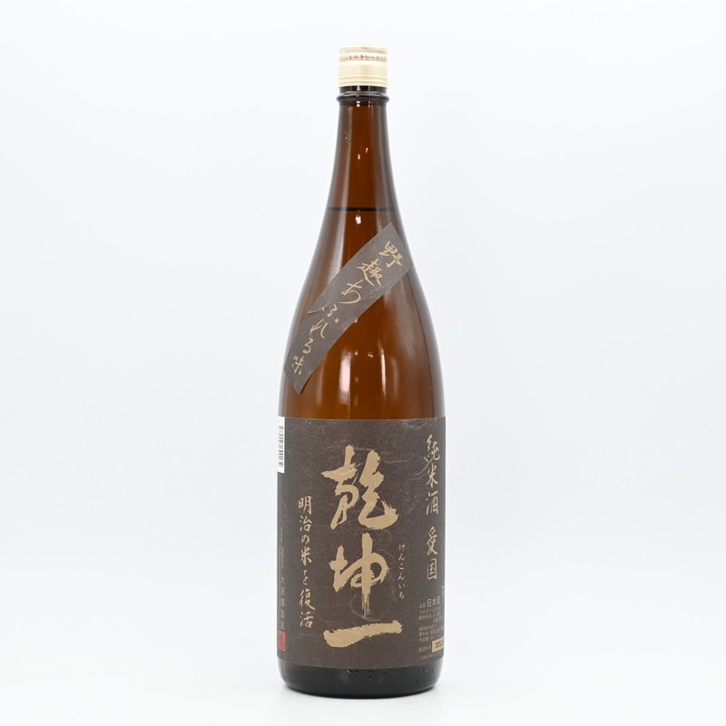 乾坤一 純米酒 愛国 1.8L