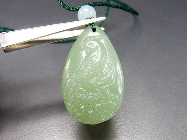 新品未使用天然石翡翠ヒスイペンダントトップ付きのネックレス双 