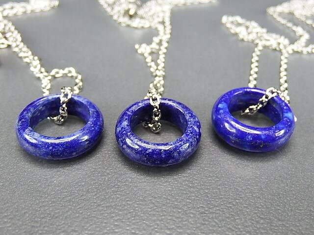 ラピスラズリ17mm強リング形ステンレスチェーン付きネックレス天然石