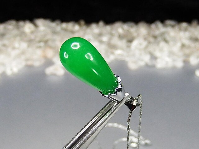 お守り本翡翠立体手彫りネックレス紫モクレンコレクションジェイダイト