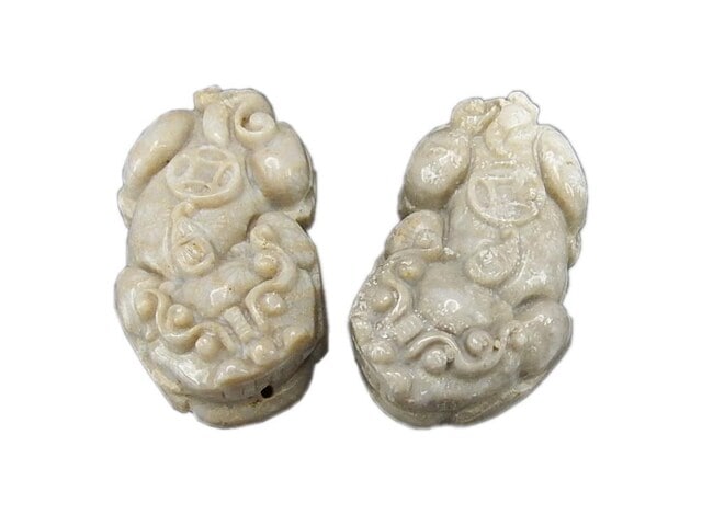 菊花石化石天然石金銭ヒキュウ彫刻品置物ペンダントトップ風水物縁起物