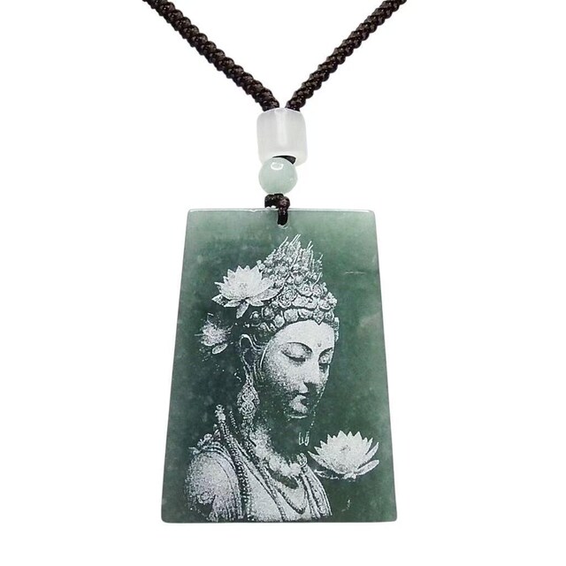 翡翠 フープ型ネックレストップ 珊瑚、天然石、ビーズ装飾 天然石4A