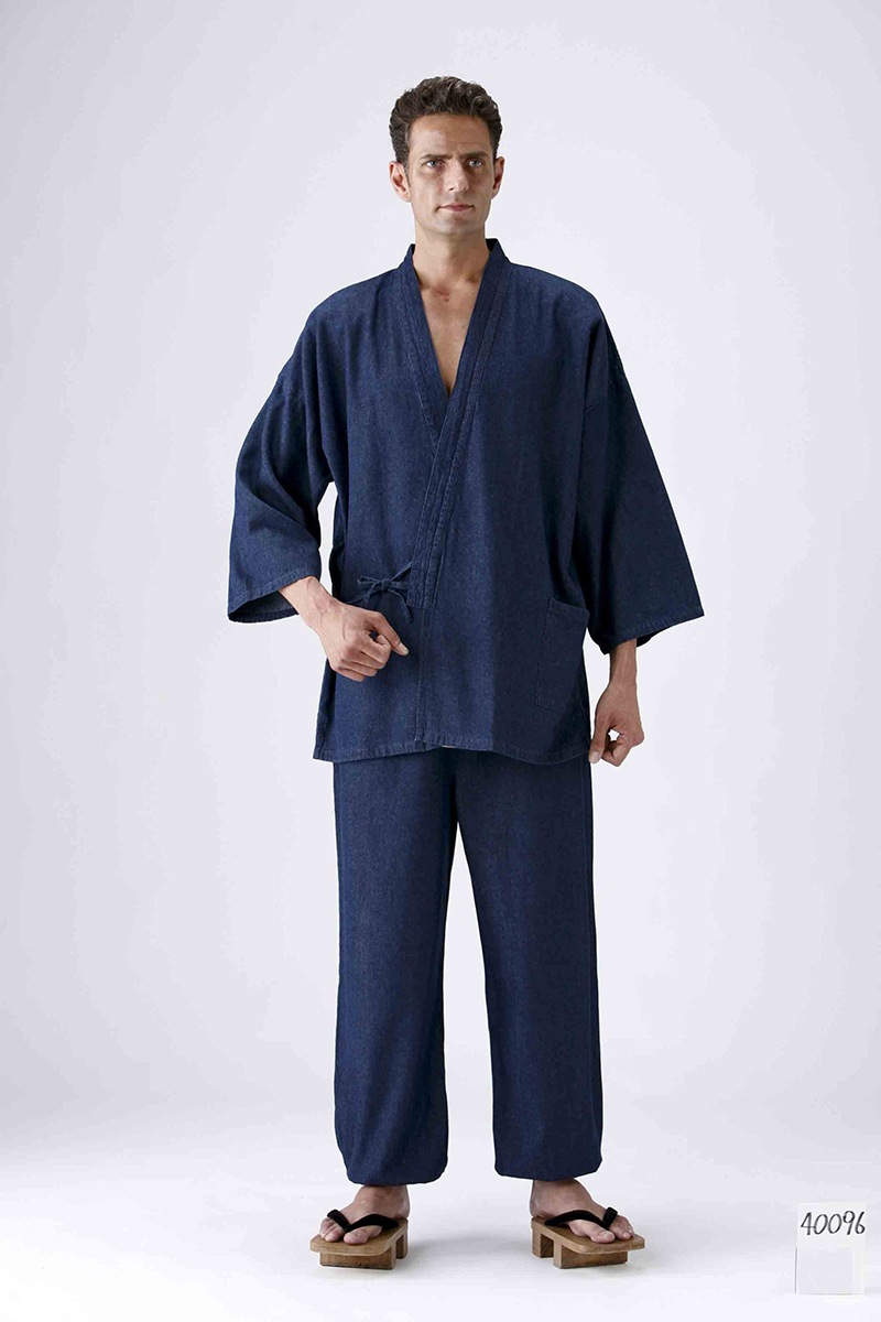 �ǥ˥��̳��