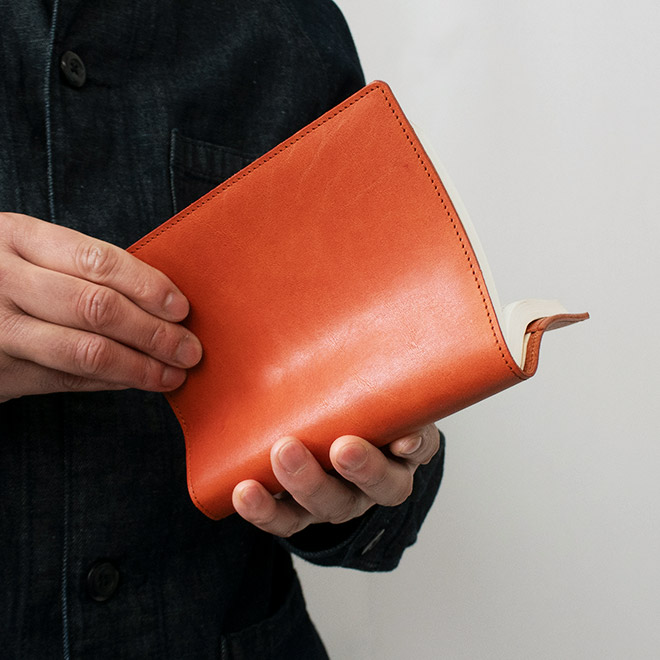 【切り目・栃木レザー】手帳カバー A6 革 手帳 ノートカバー A6 正寸 本革 レザー カバー 名入れ 対応 日本製 手作り / 等 A6 サイズの 手帳 ノート に対応 手帳カバー オーダー 革 スケジュール帳 2025  [kc01]