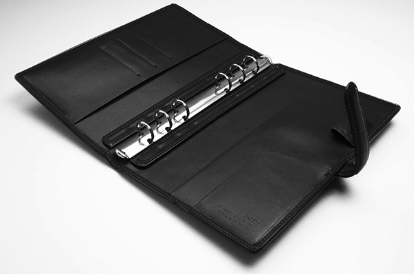 新品未使用！オイルレザー・バインダー ブラック 202008_binder_sam.jpg