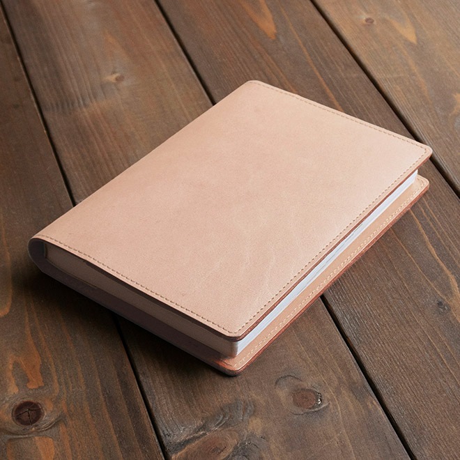 【切り目・素ヌメ革】手帳カバー A6 革 手帳 ノートカバー A6 正寸 本革 レザー カバー 名入れ 対応 日本製 手作り / 等 A6 サイズの 手帳 ノート に対応 手帳カバー オーダー 革 スケジュール帳 2025  [kc01]