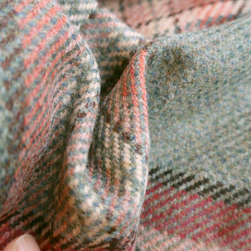 Lowick Plaid red/sage (F4628-04)