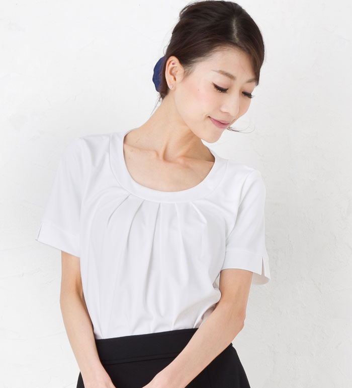 襟元スッキリ！フロントタック入り半袖カットソー  事務服 企業制服 オフィスユニフォームにもおすすめ！