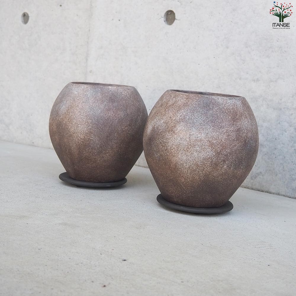ダークブラウン陶器の壺 ダークブラウン 陶器製壺