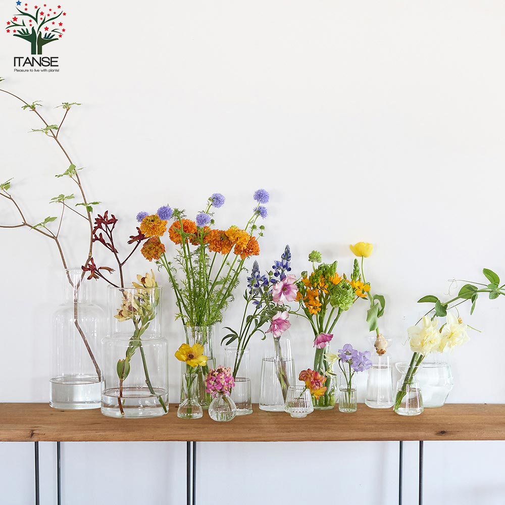 フラワーベース ラティオ【吹きガラス／Size:底面直径4cm×高さ9.5cm