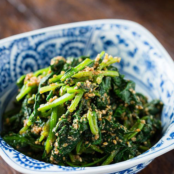 「”サラダ用春菊の大苗”繰り返し何回も収穫可能!! 15cm鉢大苗 肥料付き”これだけでOKシリーズ”」このまま室内窓辺や戸外で育てるシリーズ【野菜苗15cm硬質ポット大苗 1個売り】