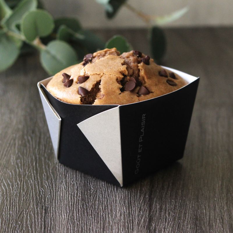 ベーキングトレー TT50角 キューブ ブラック （100枚入） | 焼成用紙