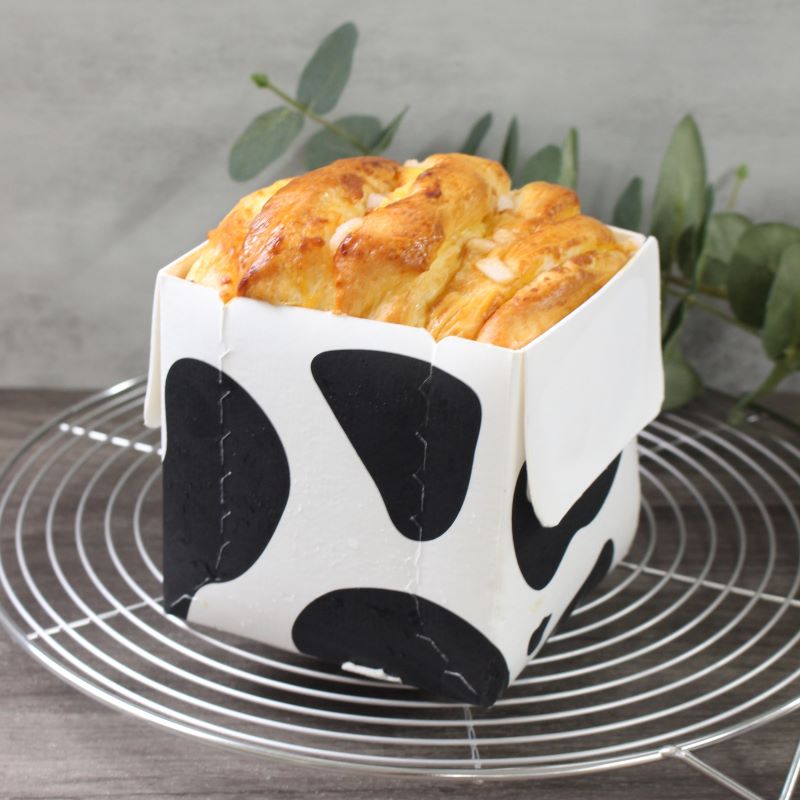 パン焼成用トレー IK GMエクラン95 牛柄（10枚/250枚/1000枚入