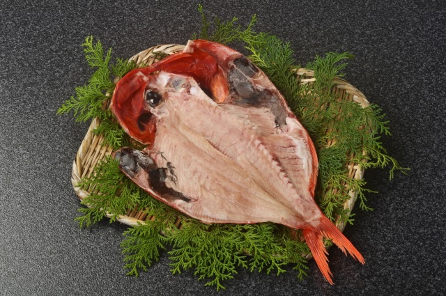 日戻り地金目鯛 約400 500ｇ 伊豆 伊東の美味しい干物を通販 山六ひもの店