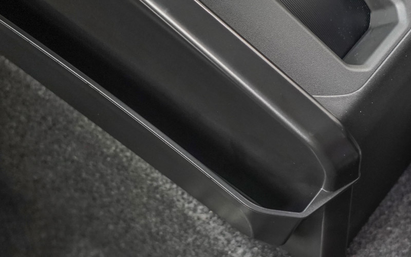 新型ジムニー JB64W 新型ジムニーシエラ JB74W ジムニーノマド JC74W AT車専用 シフト左右収納トレイ 2P ブラック 滑り止めマット2枚付 ｜スズキ SUZUKI JIMNY JB64 JIMNY SIERRA JB74 1型 2型 3型 4型 5型 JIMNY NOMADE JC74 1型 専用 パーツ 小物入れ コンソール トレイ 内装 アクセサリー 保護 傷防止 車内 社外