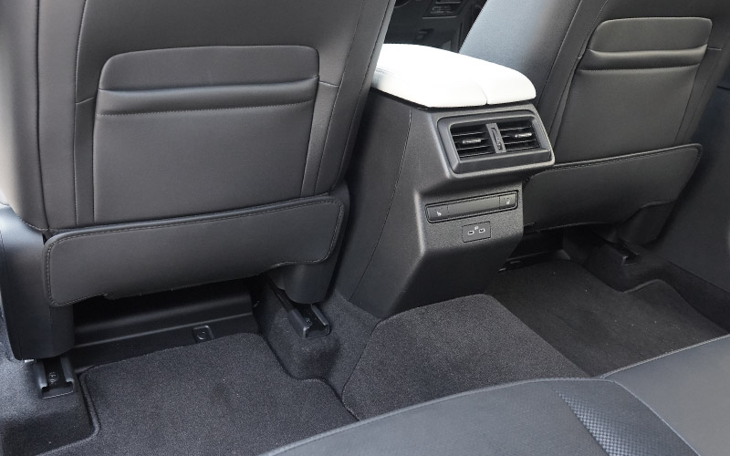 新型CX-5 KM系 運転席 助手席 小型 フロントシートバックロアキックマット 2P ブラック｜マツダ MAZDA CX5 2026年フルモデルチェンジ KMYSDP 専用 キックガード シートバックカバー アクセサリー カバー 傷防止 社外 【予約販売/9月10日頃入荷予定】