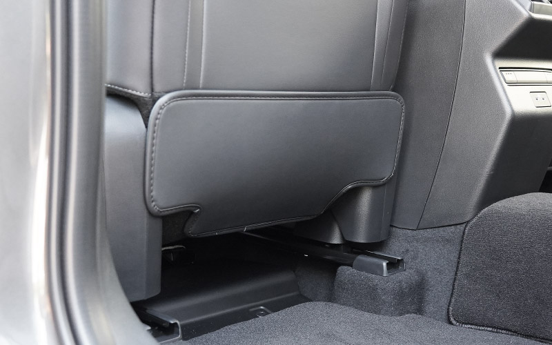 新型CX-5 KM系 運転席 助手席 小型 フロントシートバックロアキックマット 2P ブラック｜マツダ MAZDA CX5 2026年フルモデルチェンジ KMYSDP 専用 キックガード シートバックカバー アクセサリー カバー 傷防止 社外 【予約販売/9月10日頃入荷予定】