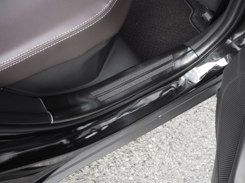 ������ꥹ������ �����ɥ��ƥå� ��¦�����åեץ졼�� ���ߤᥴ���դ� 4P �֥�å��إ��饤��åȥ西 TOYOTA YARIS CROSS �������� ���� �ѡ��� �ɥ쥹���å� ���������꡼ �ҳ��ʡ�ͽ������/3��20��������ͽ���