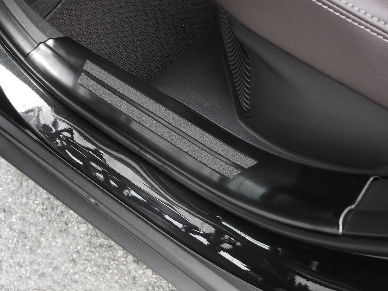 ������ꥹ������ �����ɥ��ƥå� ��¦�����åեץ졼�� ���ߤᥴ���դ� 4P �֥�å��إ��饤��åȥ西 TOYOTA YARIS CROSS �������� ���� �ѡ��� �ɥ쥹���å� ���������꡼ �ҳ��ʡ�ͽ������/3��20��������ͽ���