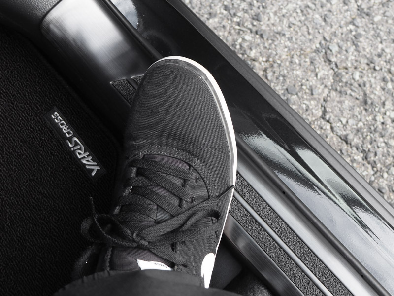 ������ꥹ������ �����ɥ��ƥå� ��¦�����åեץ졼�� ���ߤᥴ���դ� 4P �֥�å��إ��饤��åȥ西 TOYOTA YARIS CROSS �������� ���� �ѡ��� �ɥ쥹���å� ���������꡼ �ҳ��ʡ�ͽ������/3��20��������ͽ���