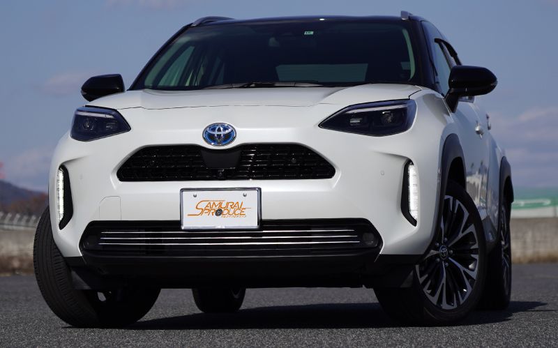 【アウトレット品】新型ヤリスクロス ロアグリルガーニッシュ 鏡面仕上げ 3P｜トヨタ TOYOTA YARIS CROSS 専用 外装 フロント グリル カスタム パーツ ドレスアップ アクセサリー 社外品 オプション エアロ