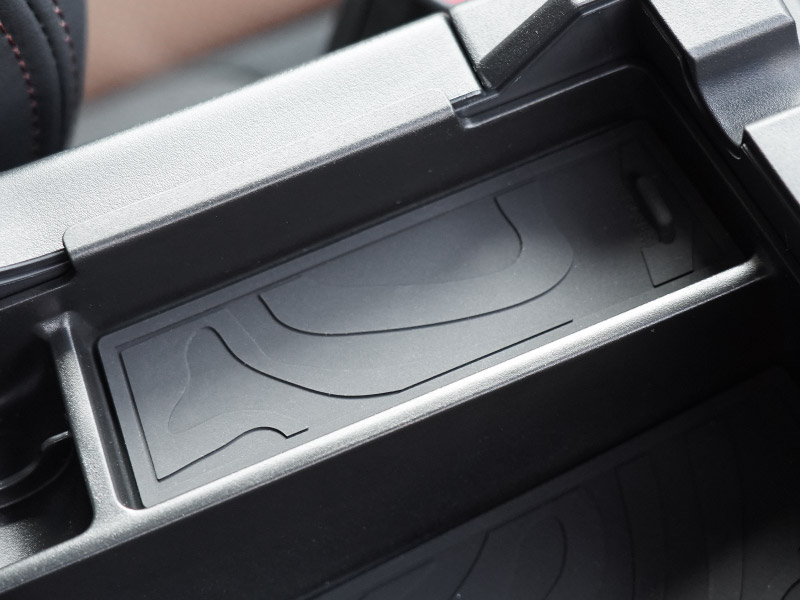新型フォレスター SL系 コンソールトレイ 1P ゴムマット2枚付き ブラック｜SUBARU スバル FORESTER 専用 コンソールボックス トレイ 車内収納ボックス マット付き アクセサリー オプション 内装 社外 収納 小物入れ 保護 傷防止 キズ隠し
