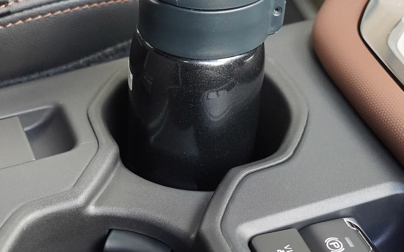 新型フォレスター SL系 センタードリンクホルダートレイ 1P ブラック｜SUBARU スバル FORESTER 専用 パーツ カップホルダー 防水 水洗い 取り付け簡単 アクセサリー 内装 コップ トレイ カバー 保護 社外 カー用品【予約販売/5月20日頃入荷予定】