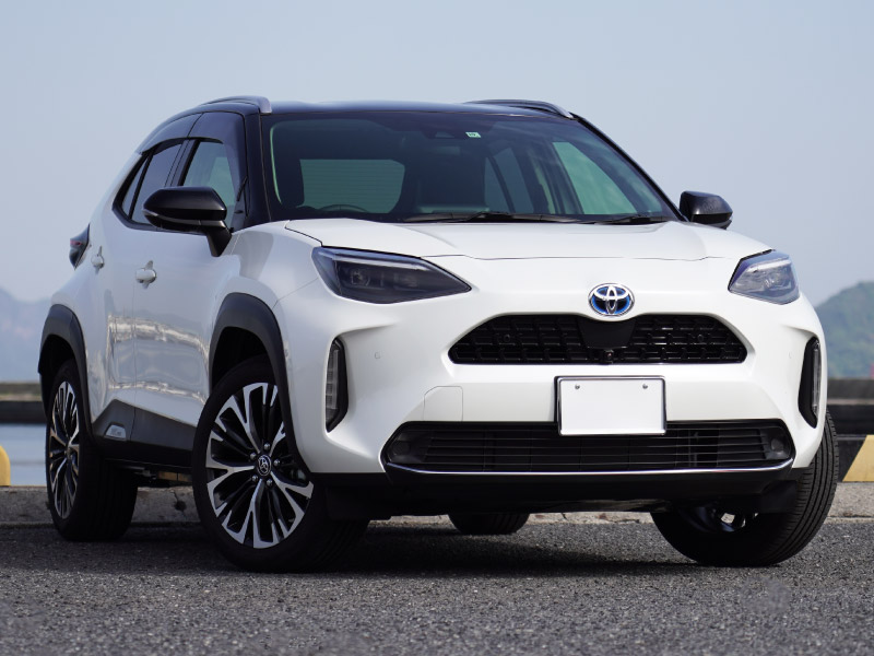 【アウトレット品】新型ヤリスクロス フロントリップガーニッシュ 鏡面仕上げ 1P｜トヨタ TOYOTA YARIS CROSS 専用 外装 フロント リップ カスタム パーツ ドレスアップ アクセサリー 社外品 オプション エアロ