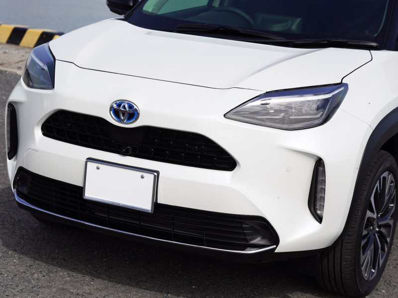【アウトレット品】新型ヤリスクロス フロントリップガーニッシュ 鏡面仕上げ 1P｜トヨタ TOYOTA YARIS CROSS 専用 外装 フロント リップ カスタム パーツ ドレスアップ アクセサリー 社外品 オプション エアロ