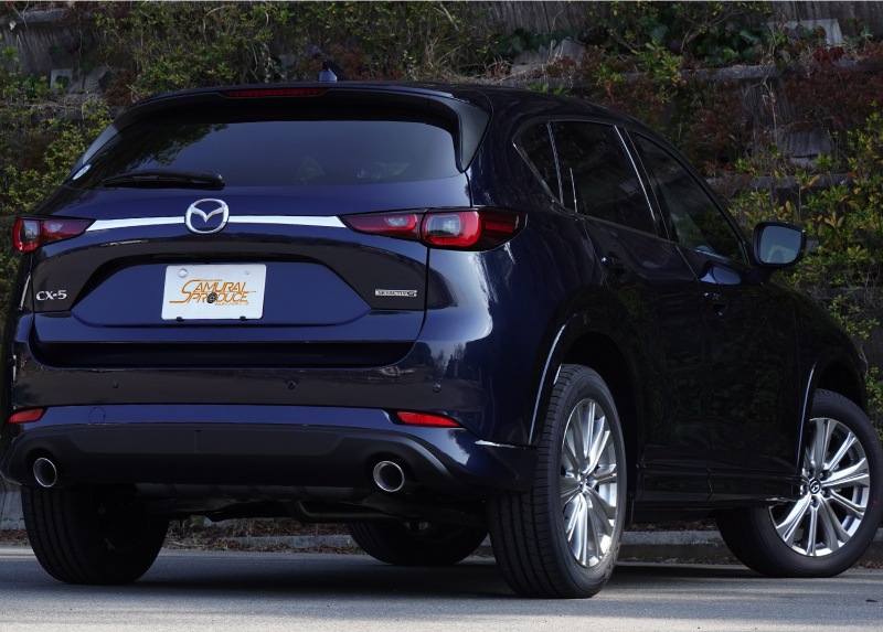 【アウトレット品】新型CX-5 KF系 後期専用 リアガーニッシュ リアエンブレム左右 2P 鏡面仕上げ｜マツダ MAZDA CX5 エンブレム周り カスタム 専用 パーツ ドレスアップ アクセサリー 社外品 オプション エアロ