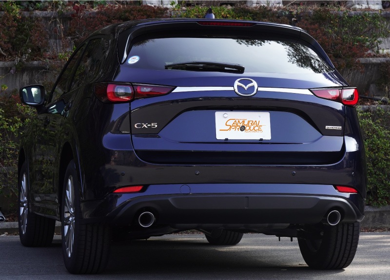 【アウトレット品】新型CX-5 KF系 後期専用 リアガーニッシュ リアエンブレム左右 2P 鏡面仕上げ｜マツダ MAZDA CX5 エンブレム周り カスタム 専用 パーツ ドレスアップ アクセサリー 社外品 オプション エアロ