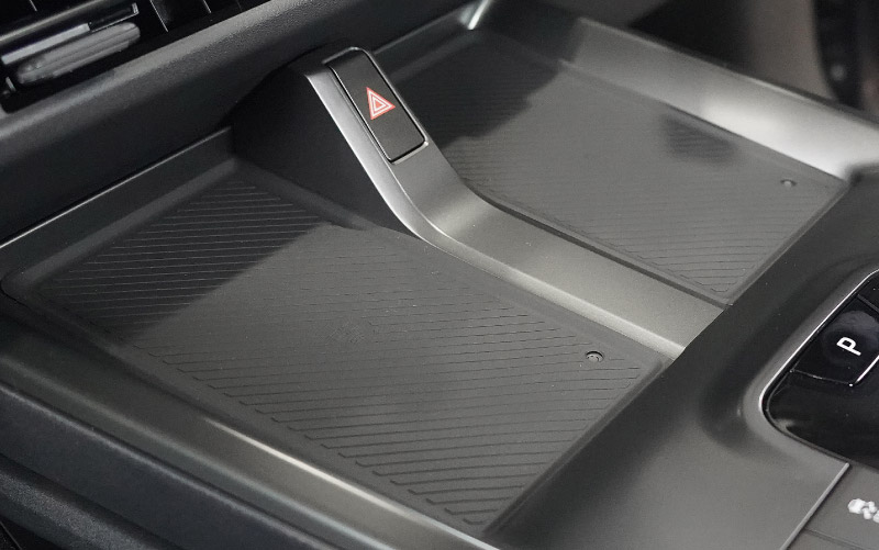 新型bZ4X 10系 ワイヤレス充電トレイ用マット ゴムタイプ 2P ブラック トヨタ bZ4Xツーリング スバル ソルテラ トレイルシーカー 共通｜TOYOTA bZ4X bZ4X Touring SUBARU SOLTERRA TRAILSEEKER 専用 パーツ アクセサリー 置くだけ ワイヤレス充電 防水 水洗い 社外【メール便対象/代引き・配達日時指定不可】【予約販売/9月10日頃入荷予定】