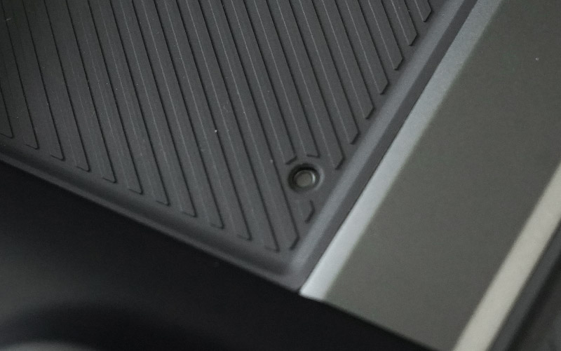 新型bZ4X 10系 ワイヤレス充電トレイ用マット ゴムタイプ 2P ブラック トヨタ bZ4Xツーリング スバル ソルテラ トレイルシーカー 共通｜TOYOTA bZ4X bZ4X Touring SUBARU SOLTERRA TRAILSEEKER 専用 パーツ アクセサリー 置くだけ ワイヤレス充電 防水 水洗い 社外【メール便対象/代引き・配達日時指定不可】【予約販売/9月10日頃入荷予定】