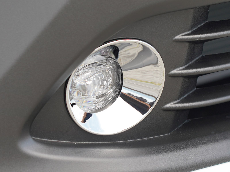 【アウトレット品】新型カローラクロス フロントフォグガーニッシュ 2P メッキ仕上げ 2025年マイナーチェンジ後専用 ｜トヨタ TOYOTA COROLLA CROSS 6AA-ZVG13 6AA-ZVG16 専用 フロント 外装 カスタム パーツ ドレスアップ アクセサリー オプション フロント バンパー フォグ メッキ カバー 外装 カー用品 社外