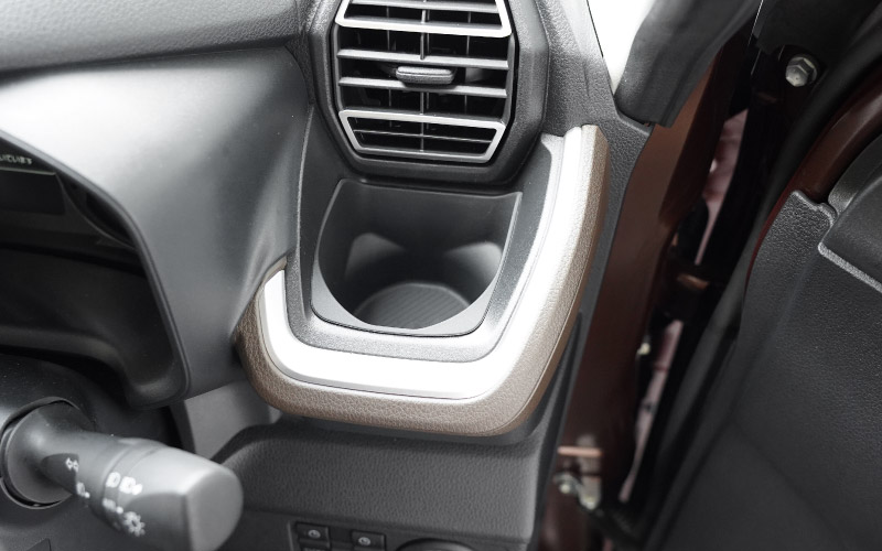 新型ムーヴ ステラ LA850S LA860S フロントドリンクホルダートレイ 2P ブラック 防水 ゴム素材｜ダイハツ DAIHATSU MOVE スバル SUBARU STELLA 専用 保護 収納 便利グッズ パーツ アクセサリー オプション インテリア 内装 ゴム お手入れ簡単 スマホ 小物 オープントレイ 社外