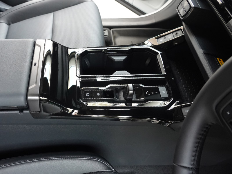 新型RAV4 60系 シフトベースパネル 1P ピアノブラック｜トヨタ TOYOTA ラブフォー AXAN64 専用 プラグインハイブリッド PHEV 対応 フロントドリンクホルダーパネル 内装 パーツ アクセサリー カップホルダー アクセサリー 内装 保護 カバー 社外【予約販売/9月10日頃入荷予定】