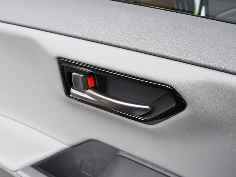 【アウトレット品】新型RAV4 60系 インナードアハンドルパネル 左右セット 5P ピアノブラック｜トヨタ TOYOTA ラブフォー AXAN64 専用 プラグインハイブリッド PHEV 対応 内装 インテリア パーツ アクセサリー ドアパネル ドレスアップ 内装 保護 カバー 社外