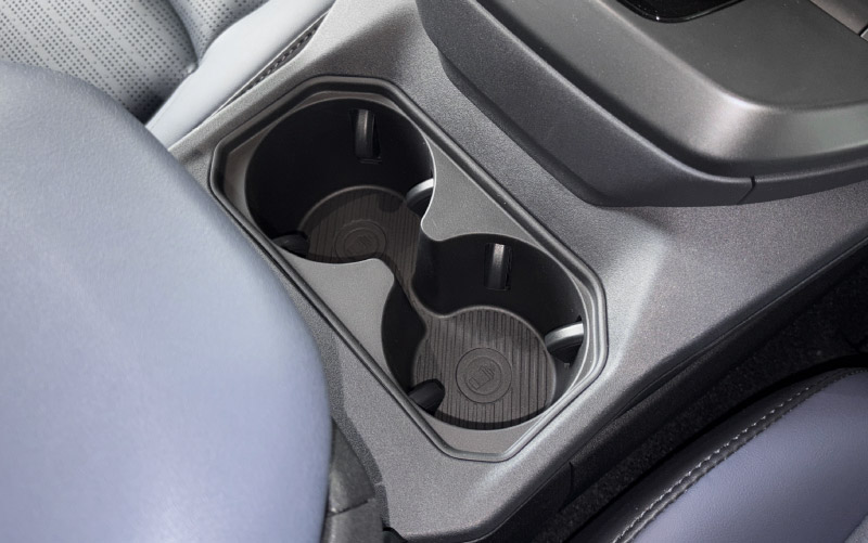 新型bZ4X 10系 フロントドリンクホルダートレイ 1P ブラック トヨタ bZ4Xツーリング スバル ソルテラ トレイルシーカー 共通｜TOYOTA bZ4X bZ4X Touring SUBARU SOLTERRA TRAILSEEKER 専用 保護 パーツ カップホルダー 防水 水洗い アクセサリー 内装 便利グッズ トレイ カバー 社外【予約販売/10月30日頃入荷予定】
