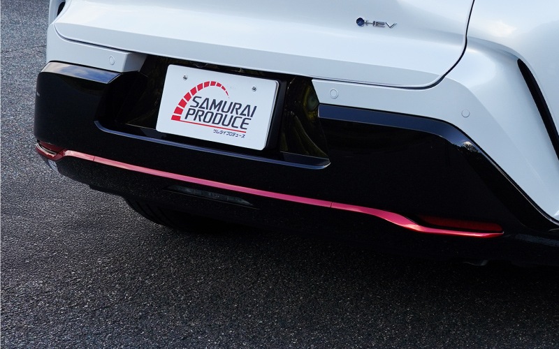 【アウトレット品】クラウンスポーツ リアバンパーガーニッシュ 3P パールレッド｜TOYOTA トヨタ CROWN SPORT AZSH36W AZSH37W PHEV 専用 外装 リア カスタム パーツ ドレスアップ オプション アクセサリー 社外品