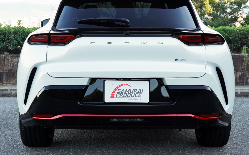 【アウトレット品】クラウンスポーツ リアバンパーガーニッシュ 3P パールレッド｜TOYOTA トヨタ CROWN SPORT AZSH36W AZSH37W PHEV 専用 外装 リア カスタム パーツ ドレスアップ オプション アクセサリー 社外品