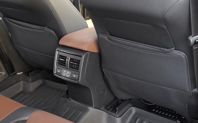 新型フォレスター SL系 SK系 レヴォーグ VN系 共通 シートバックキックマット 運転席 助手席 2P ブラック｜SUBARU スバル FORESTER LEVORG 専用 パーツ アクセサリー 内装 社外 保護 シート カバー マット キックガード 傷防止 汚れ防止 便利グッズ アイテム【予約販売/5月20日頃入荷予定】