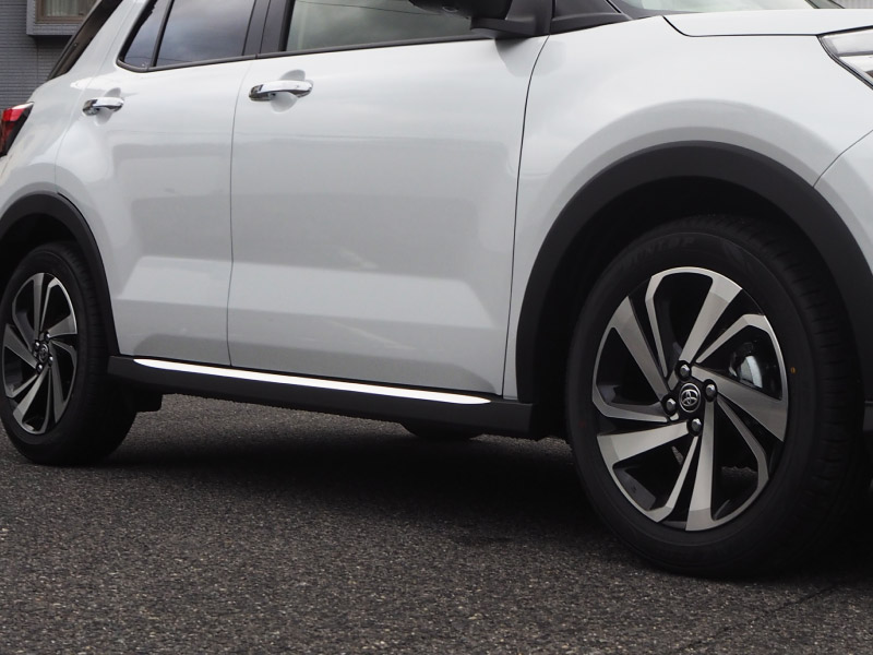 ライズ ロッキー レックス サイドリップガーニッシュ 鏡面仕上げ 4P｜トヨタ TOYOTA RAIZE ダイハツ DAIHATSU ROCKY スバル SUBARU REX 専用 A200A A210A カスタム ドレスアップ 専用 パーツ アクセサリー 社外品 オプション エアロ 外装 エクステリア【予約販売/5月20日頃入荷予定】