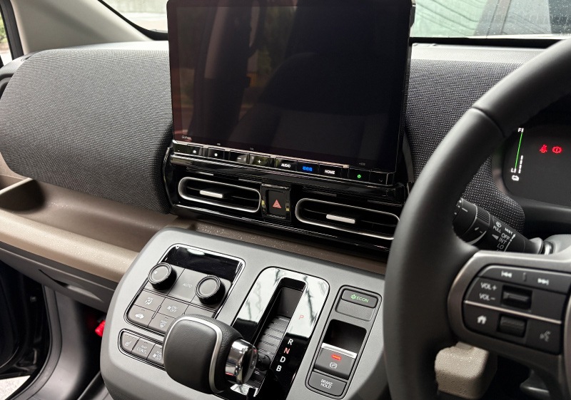 【アウトレット品】新型フリード GT系 エアー クロスター シフトベースパネル ＆ フロント中央エアコン吹き出しパネル 2P ピアノブラック｜ホンダ HONDA FREED AIR CROSSTAR 専用 インテリア パネル 保護 カスタム パーツ ドレスアップ アクセサリー 社外品