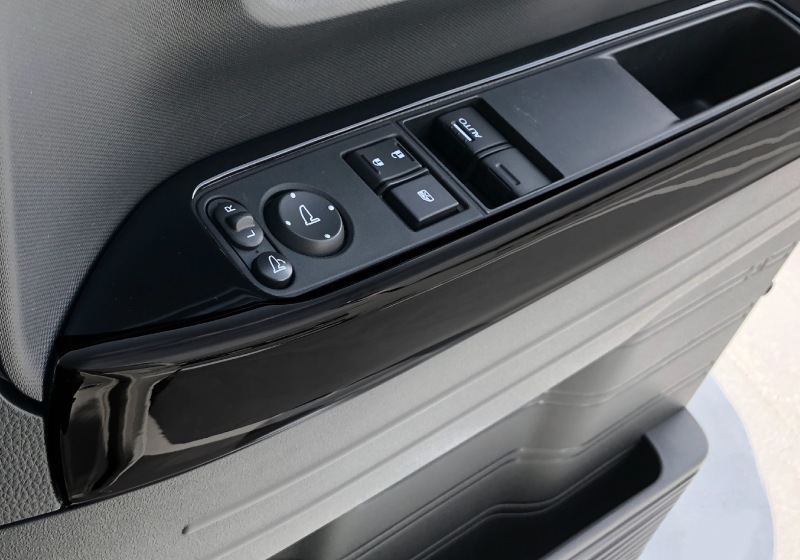 【アウトレット品】N-VAN ウィンドウスイッチベースパネル ピアノブラック 2P｜ホンダ HONDA エヌバン 内装専用 パーツ カスタム 専用 パーツ ドレスアップ アクセサリー 社外品 オプション エアロ