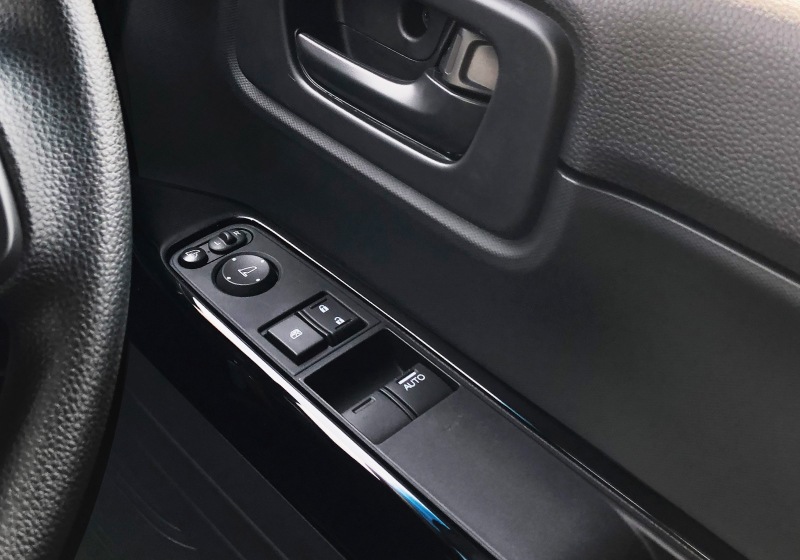 【アウトレット品】N-VAN ウィンドウスイッチベースパネル ピアノブラック 2P｜ホンダ HONDA エヌバン 内装専用 パーツ カスタム 専用 パーツ ドレスアップ アクセサリー 社外品 オプション エアロ