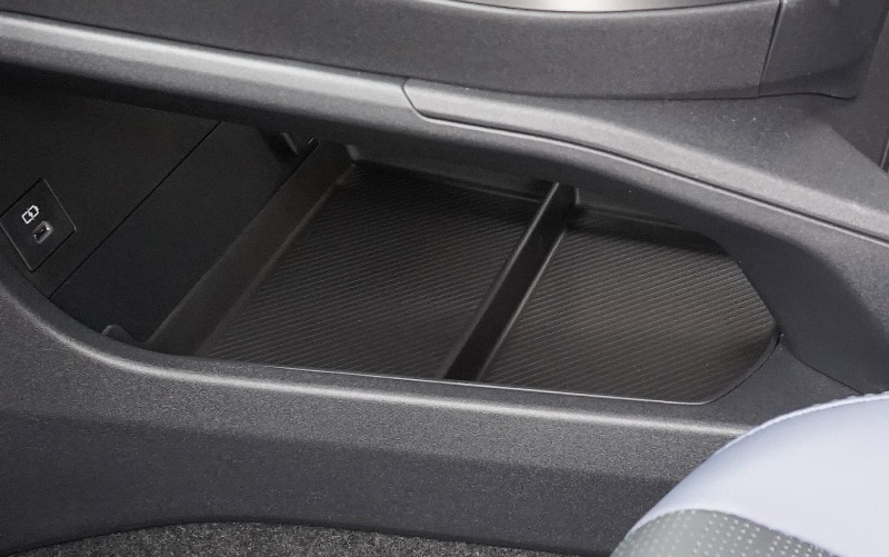 新型bZ4X 10系 ユーティリティトレイマット 1P ブラック トヨタ bZ4Xツーリング スバル ソルテラ トレイルシーカー 共通｜TOYOTA bZ4X bZ4X Touring SUBARU SOLTERRA TRAILSEEKER 専用 保護 パーツ 防水 フロント リア セット アクセサリー 内装 社外 立体 3Dマット ウェザーマット オールウェザー レジャー 水洗い【予約販売/8月30日頃入荷予定】