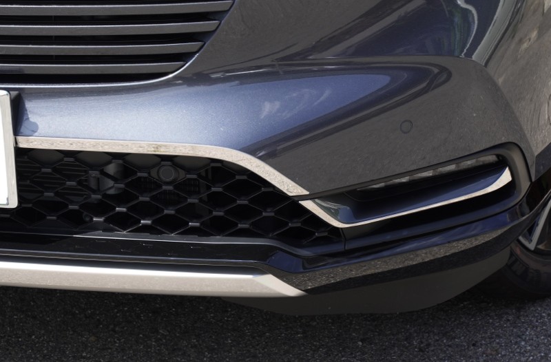 ヴェゼル左右フォグランプ