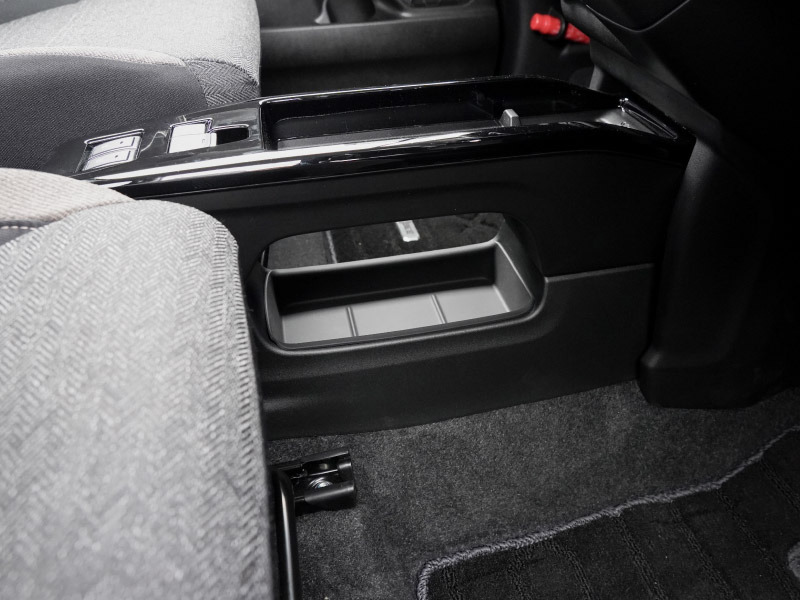 新型クロスビー MND1S HYBRID MZ 専用 センターコンソールトレイ 下段 1P ブラック 防水ゴム素材｜スズキ SUZUKI XBEE 専用 内装 保護 パーツ オプション アクセサリー ドレスアップ インテリア コンソール 収納 滑り止め スマホ 小物置き 傷防止 社外【予約販売/5月30日頃入荷予定】