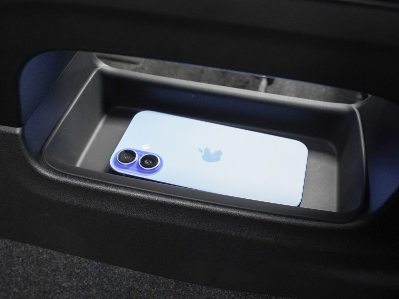 新型クロスビー MND1S HYBRID MZ 専用 センターコンソールトレイ 下段 1P ブラック 防水ゴム素材｜スズキ SUZUKI XBEE 専用 内装 保護 パーツ オプション アクセサリー ドレスアップ インテリア コンソール 収納 滑り止め スマホ 小物置き 傷防止 社外【予約販売/5月30日頃入荷予定】