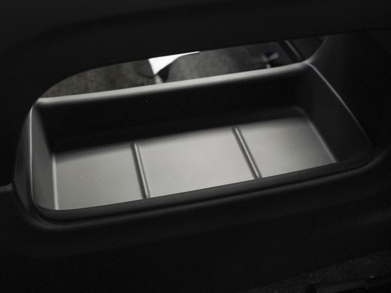 新型クロスビー MND1S HYBRID MZ 専用 センターコンソールトレイ 下段 1P ブラック 防水ゴム素材｜スズキ SUZUKI XBEE 専用 内装 保護 パーツ オプション アクセサリー ドレスアップ インテリア コンソール 収納 滑り止め スマホ 小物置き 傷防止 社外【予約販売/5月30日頃入荷予定】